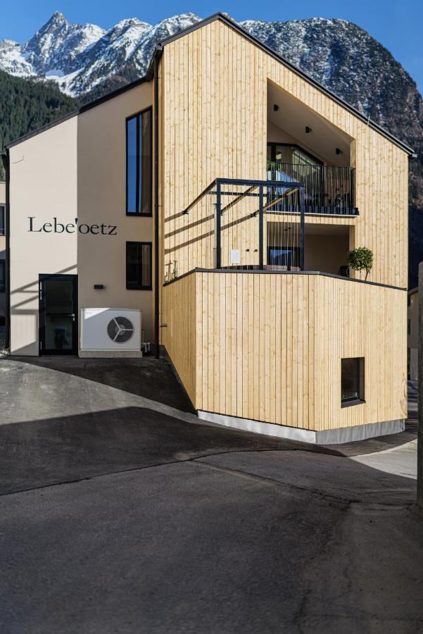 Lebe'Oetz - Das Ferienapartmenthaus Im Zentrum Von Oetz Esterno foto