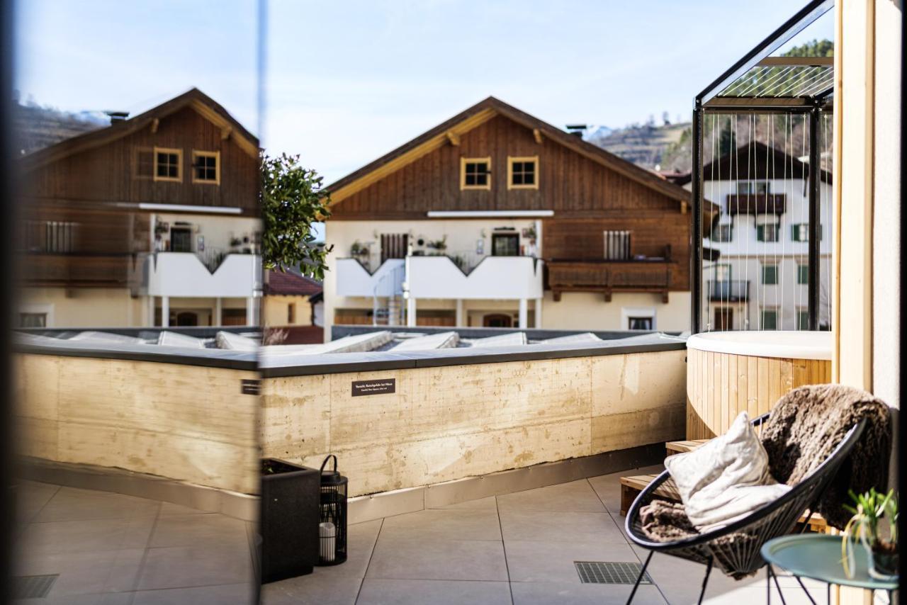 Lebe'Oetz - Das Ferienapartmenthaus Im Zentrum Von Oetz Esterno foto